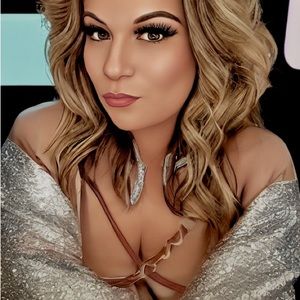 Meet your Posher, Marina